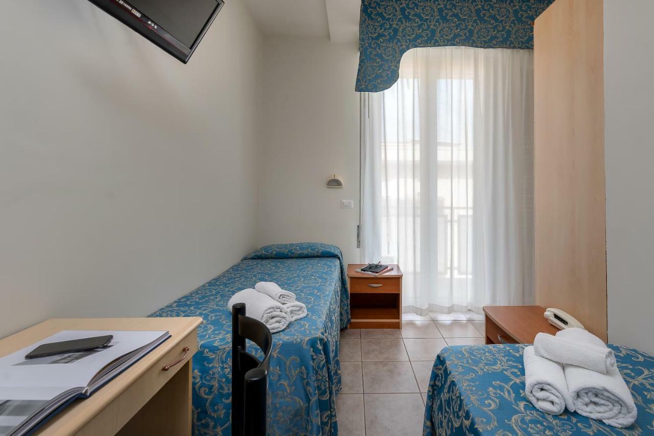 Hotel Sole Mio Rimini Exteriör bild