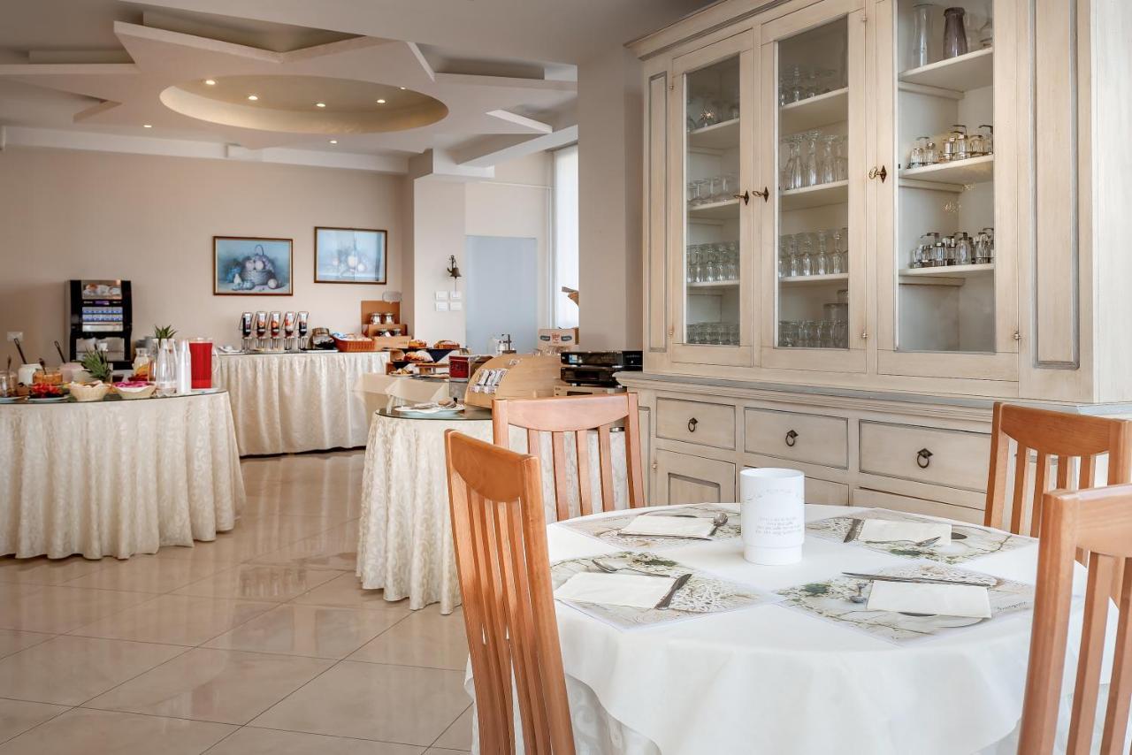Hotel Sole Mio Rimini Exteriör bild